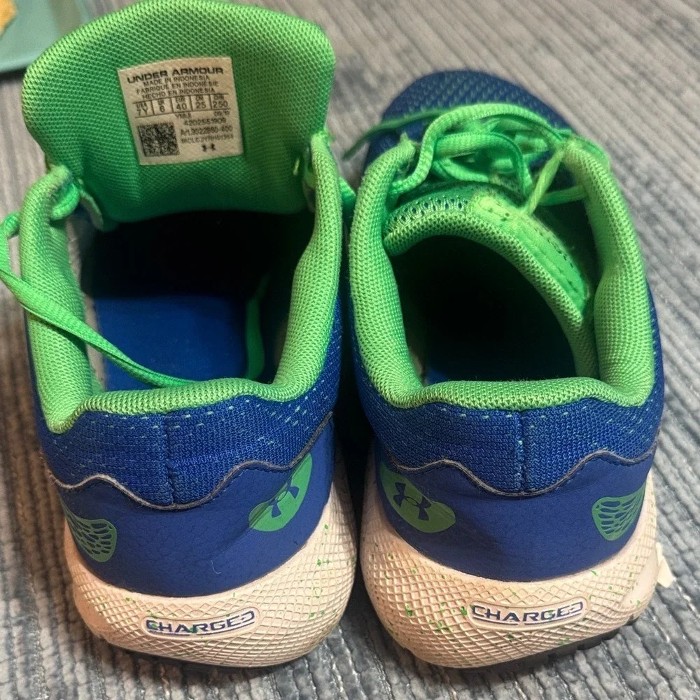 Under Armour Charged Pursuit Kids Running Shoes Blue Green Size‎ 7Y